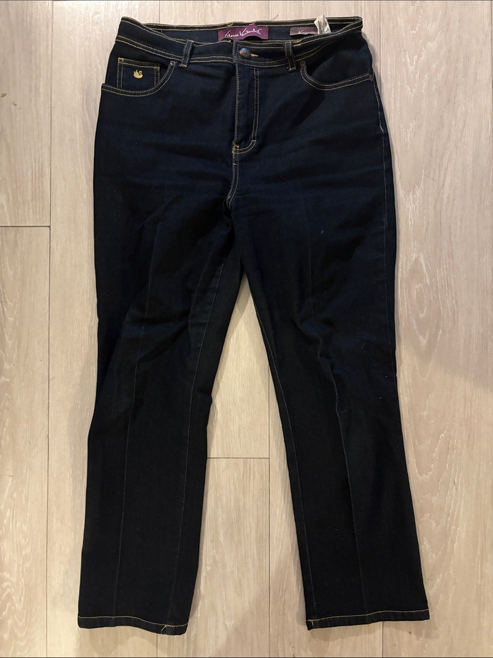 Gloria Vanderbilt Dark Blue Jeans with Gold Stitching